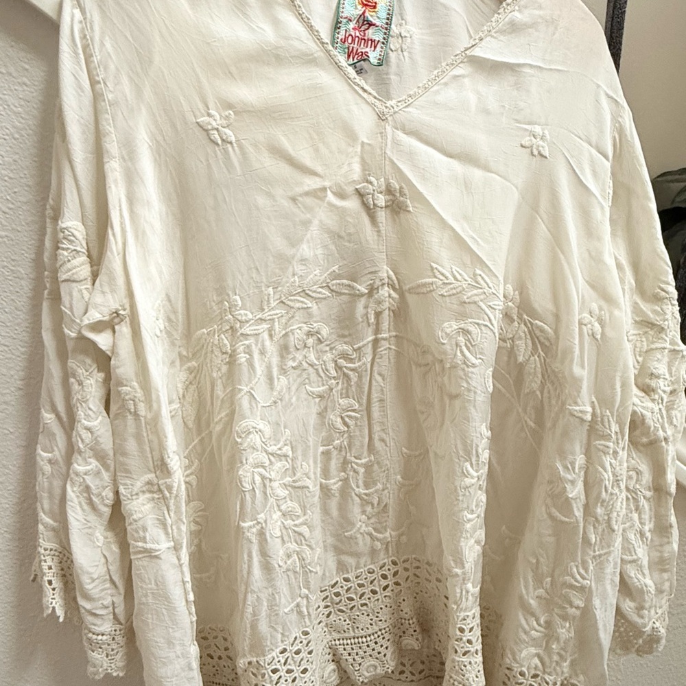 Johnny Was Ivory V-Neck Top